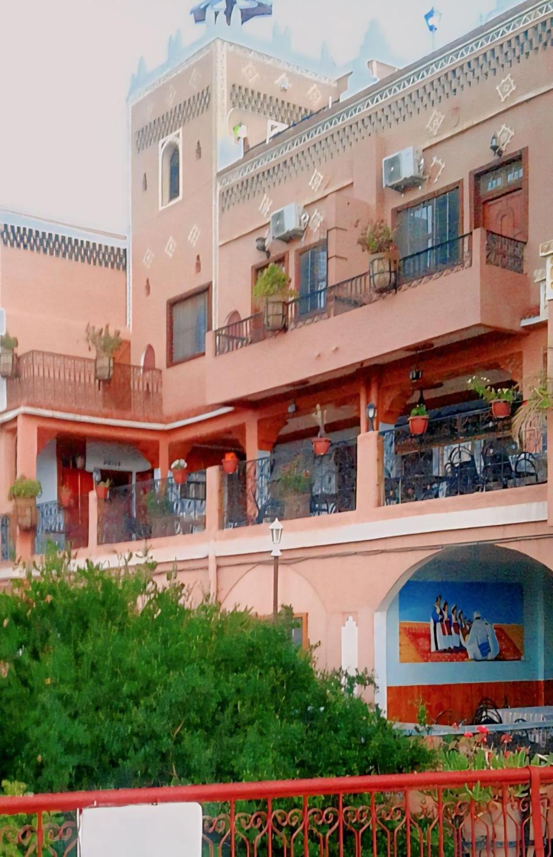 Kasbah La Famille Berbere Hotell Boumalne Exteriör bild